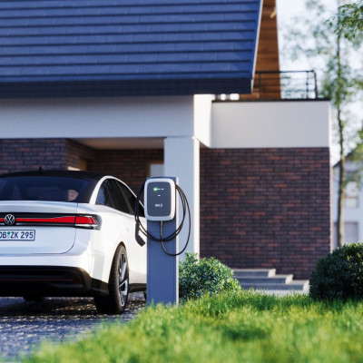 Laddstolpe för elbil – Tesla Wall Connector Gen 2 & 3 Rostbrun